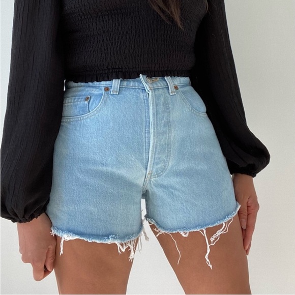 Levi's 501 90s Cut-Off Raw Hem Shorts High Waist - Picture 5 of 9